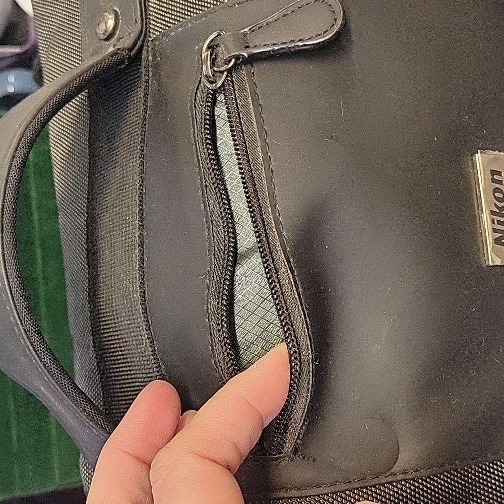 Nikon Gray & Black Camera Bag Multi Pocket Adj Strap Preloved - Picture 7 of 9
